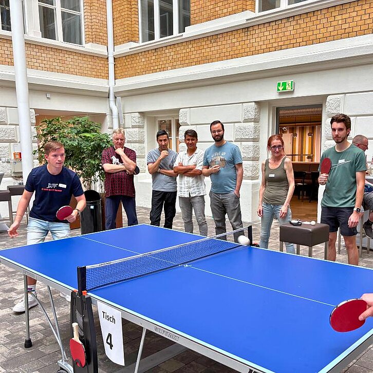 spannende Matches an der Tischtenisplatte