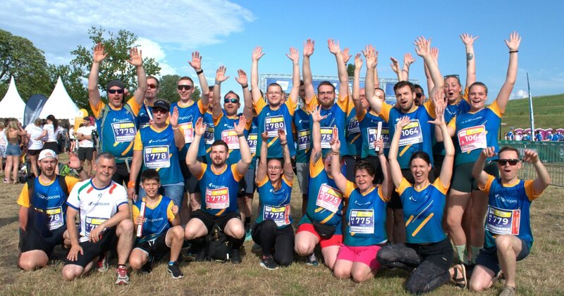 Gruppenbild der regiocom-Läufer beim Firmenstaffellauf 2025 im Elbauenpark
